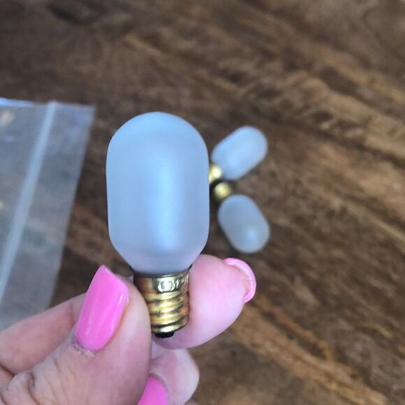 White Night Light Bulbs 25 pack - Picture 1 of 4